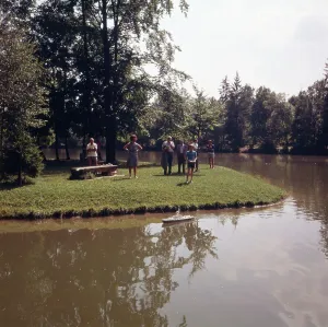 München Sommer 1973 Print - Color Photograph of Kleinhesseloher See