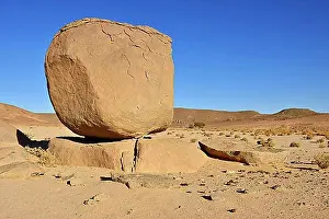Sahara Desert Landscape Prints: Huge granite boulders in the Teffedest Mountains