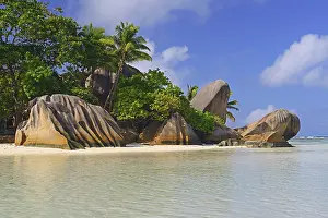 Granite Cliff Landscape Prints: Anse Source d'Argent, beach with rocks and palm trees