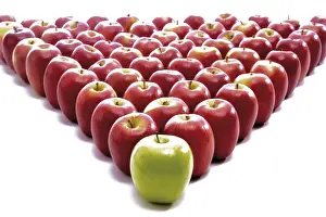 Studio Shot Fruits Prints: Apples arranged in a triangle