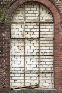 Images Dated 10th March 2024: Arched Window Wall Art Print