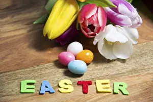 Easter Bunny Figurine Prints: Bunte Osterdeko