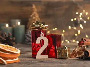 Christmas Decoration Prints: Candle of the second Advent burns