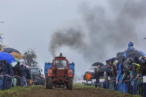 Classic Car Show Prints: Tractor Pulling