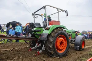 Classic Car Show Prints: Tractor Pulling