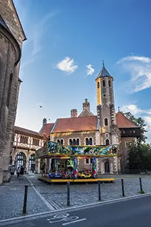Lower Saxony Tourist Attraction Prints: Children's carousel in front of Dankwarderode Castle