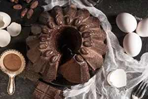Empty Bakery Products Display Prints: Chocolate cake
