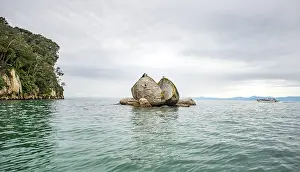 New Zealand Coastline Prints: Cleaved rock, Split Apple Rock