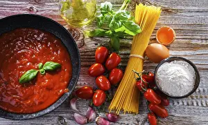 Gastronomy Food Photography Prints: Composition with dried spaghetti