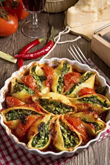 Healthy Lunch Ideas Prints: Conchiglioni