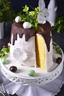 Easter Cake Prints: Cooked easter cake