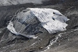 Climate Change Image Prints: Covered snow of the WeiBseeferner