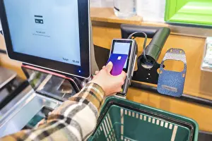 Cashless Payment Prints: Customer completing a quick