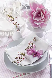 Ornate Gift Presentation Prints: Decorated table in white with small present for the guests