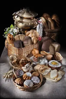 Decorative Items Prints: Different kinds of bread on a canvas studio background