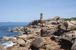 European Coastline Prints: The distinctive Phare de Ploumanac'h lighthouse