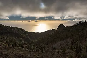 Atmospheric Cloudy Skies Prints: Dramatic cloudy sky over the sea