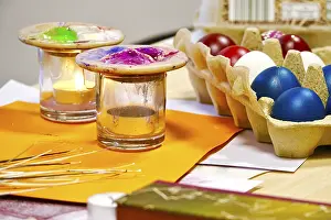 Traditional German Handicrafts Prints: Easter, Easter eggs, blown-out colored eggs
