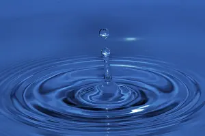 Blue Water Drop Prints: Falling drop of water