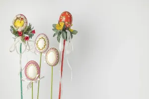 Christian Tradition Prints: Flower pins, decorated Easter eggs