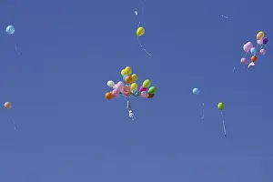 Colourful Balloons Prints: Flying balloons