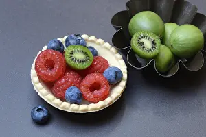 Balanced Diet Meal Prep Prints: Fruit in tartlet base, raspberry