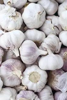 Food Photography In Spain Prints: Garlic pattern background on market in spain