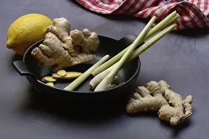 Ginger Root Nutrition Prints: Ginger, ginger root and lemongrass in pot