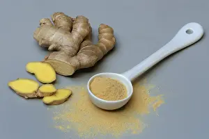 Food Photography Ginger Prints: Ginger root and ginger powder in spoon