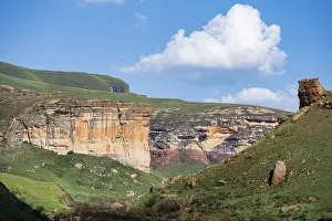 Rocky Cliff Landscape Photography Prints: Grassland with sandstone cliffs and cliffs