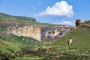 Southern African Landscapes Prints: Grassland with sandstone cliffs and cliffs