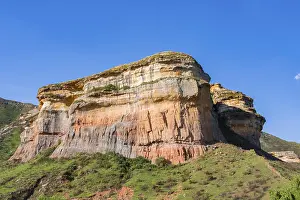 Southern Africa Landscape Prints: Grassland with sandstone cliffs and cliffs