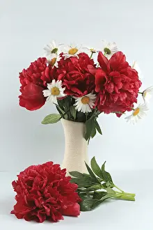Spring Flower Arrangement Prints: Home interior with decorative elements