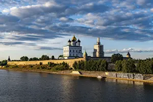UNESCO Site Pskov Prints: The kremlin and the Trinity Cathedral in Pskov