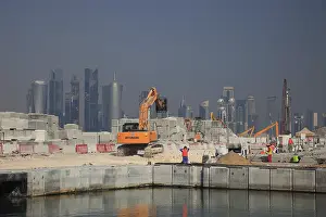 Arabian Peninsula Cityscape Prints: Large construction site in Doha