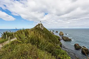 Catlins Coastline Prints: Lighthouse at Nugget Point, Catlins