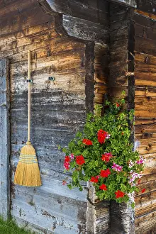 Alpine Hut Prints: Lovingly decorated mountain hut