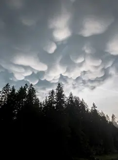 Dramatic Cloud Atmosphere Prints: Mammoth clouds, bad weather, dramatic cloud atmosphere