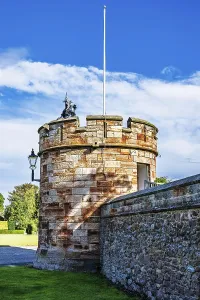 United Kingdom Historic Buildings Prints: Dirleton Castle & Gardens, Dirleton