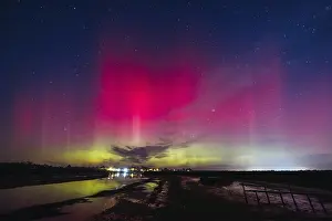 Images Dated 12th August 2024: Aurora Australis Print over Melbourne, Australia