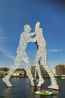 Molecule Man Berlin Prints: Molecule man on the Spree, art