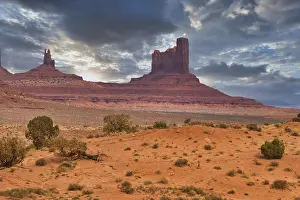 Monument Valley Landscape Prints: Monument valley dramatic landscape