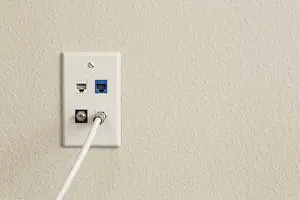 Living Room Interior Design Prints: Multi-media wall plate with cable