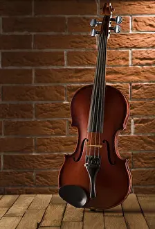 Vintage Music Instrument Prints: Old violin on table