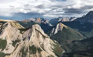 Panoramic Mountain Landscape Prints: Panoramic view of mountain landscape