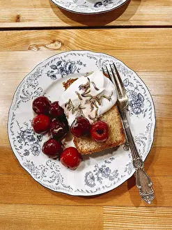 Food Photography Background Prints: Pattern of plate with a sweet dessert on it