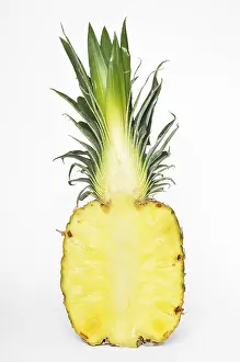 Fresh Produce Images Prints: Pineapple (Ananas comosus), cut-open