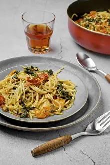 Italian Spaghetti Prints: Plate with spaghetti with spinach