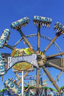 Upper Bavaria Tradition Prints: Predator overhead ride in motion