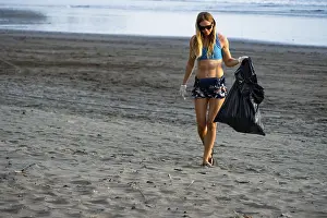 The Problem of Environmental Pollution Print: Beach Cleanup